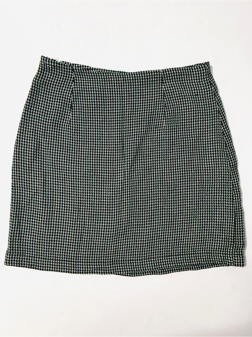 Classic Houndstooth Mini Skirt - Black, Green, & White size 6